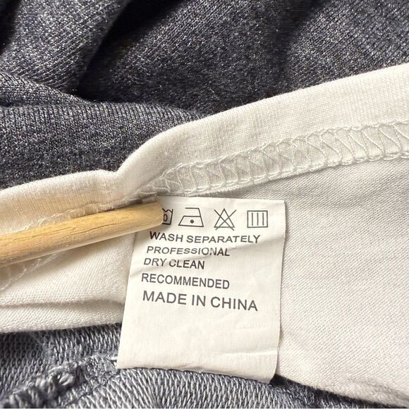 Gray Sleeveless Hoodie Sweatshirt with White Layer - Picture 8 of 8